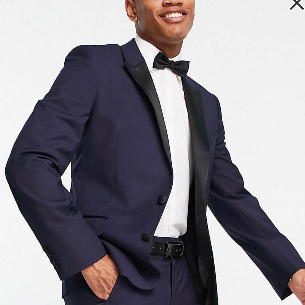 Brand new never worn, men’s suit jacket. Navy/ black